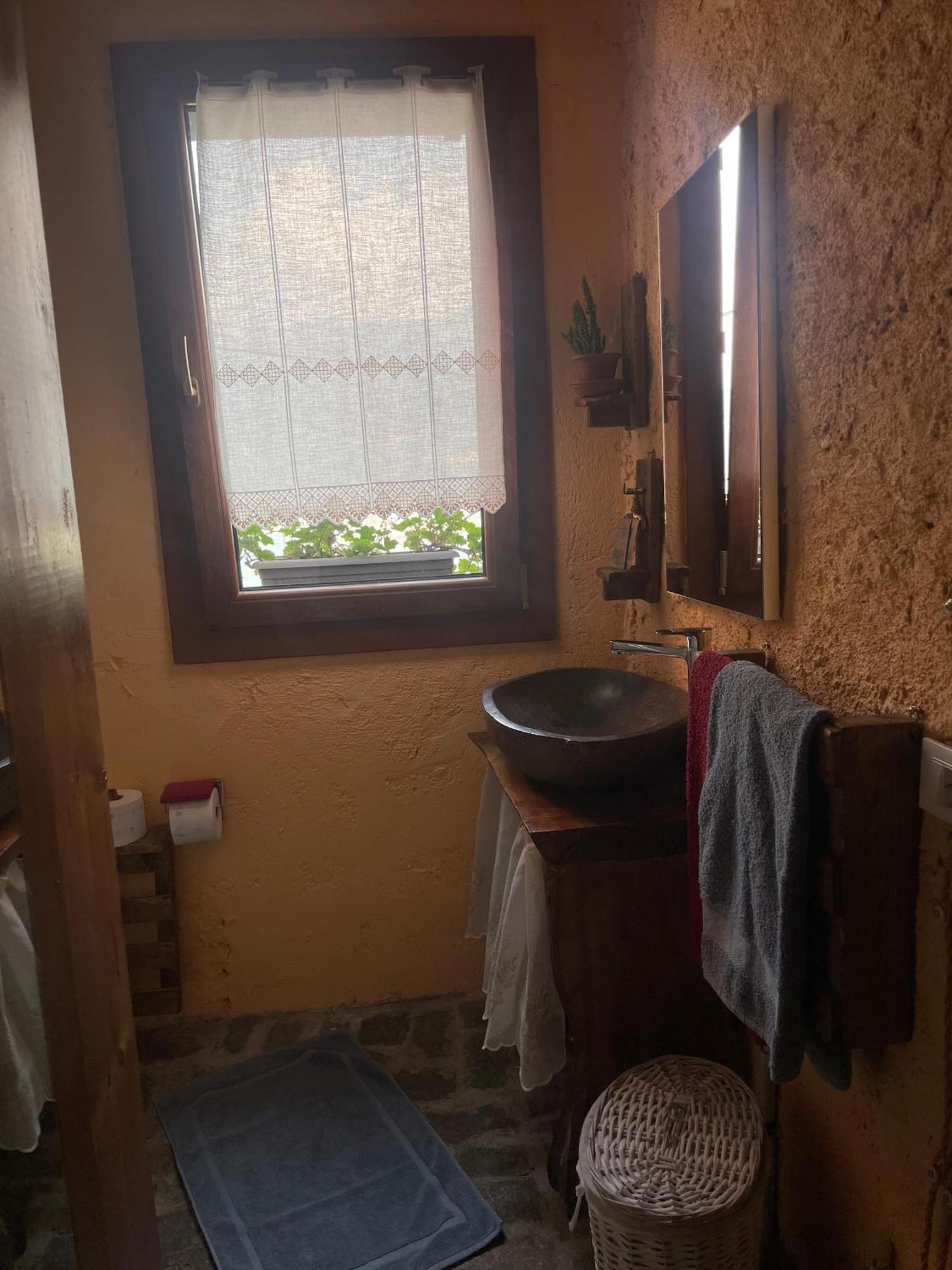 בלאנו Stone House: Fairytale Flat With Magic Lake View מראה חיצוני תמונה