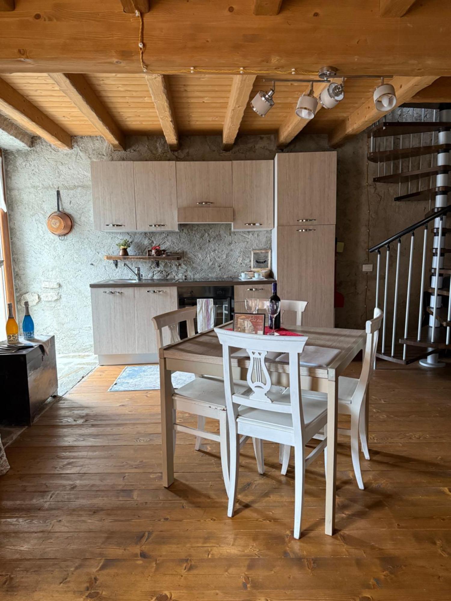 בלאנו Stone House: Fairytale Flat With Magic Lake View מראה חיצוני תמונה